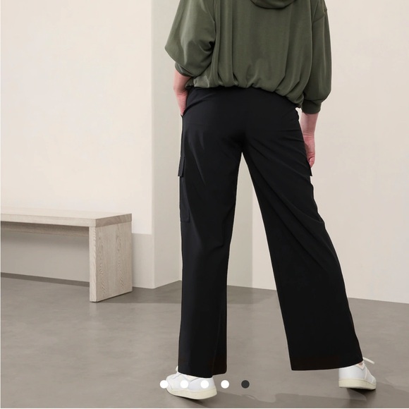Brooklyn Heights high rise cargo pants Athleta Size 4 - Picture 3 of 8